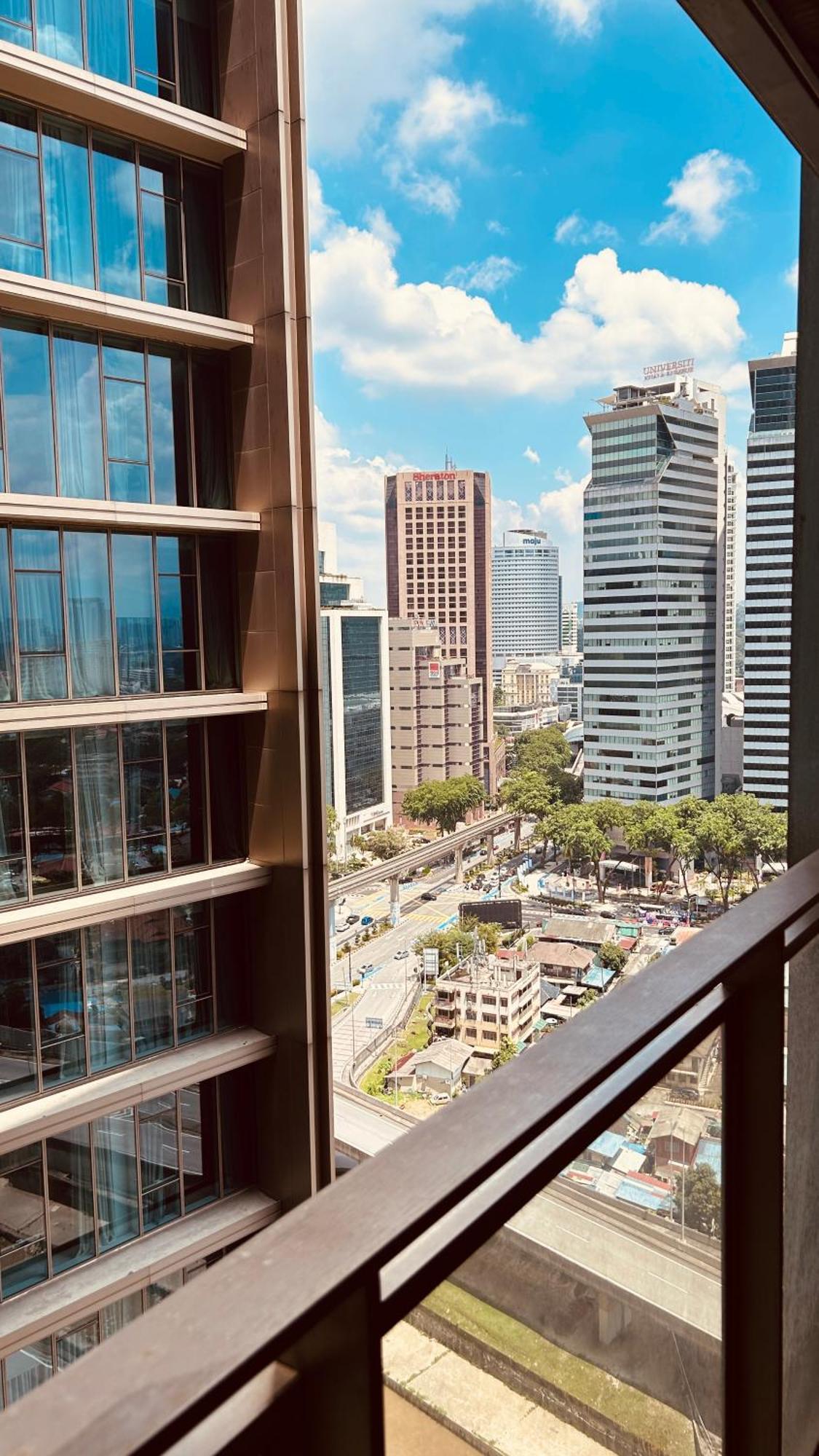 Summer Suites Klcc By Impexia Kuala Lumpur Luaran gambar